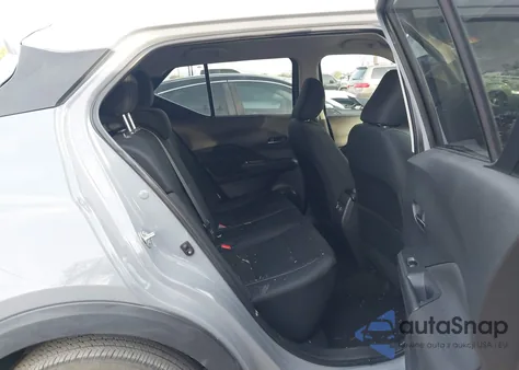 2023 Nissan Kicks Sv Xtronic Cvt z USA, uszkodzony, nr VIN 3N1CP5CV4PL561671